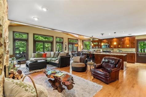 985 S Medina Line Road Wadsworth OH 44281