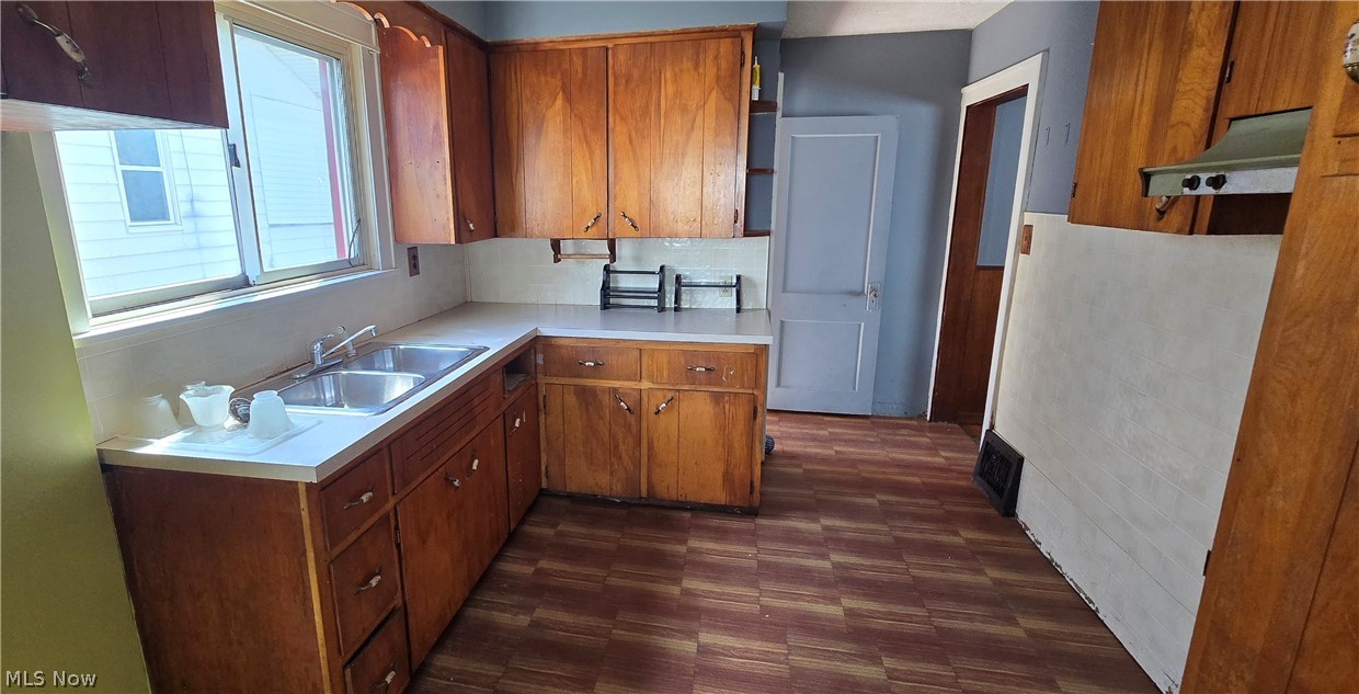 647 Columbia Avenue Akron OH 44310