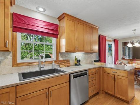 12203 Shoshone Avenue NW Uniontown OH 44685