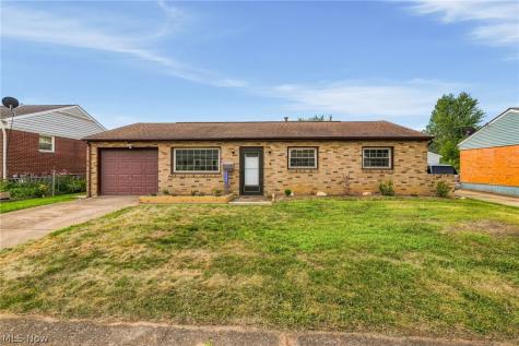 2446 Regentview Street NE Canton OH 44705