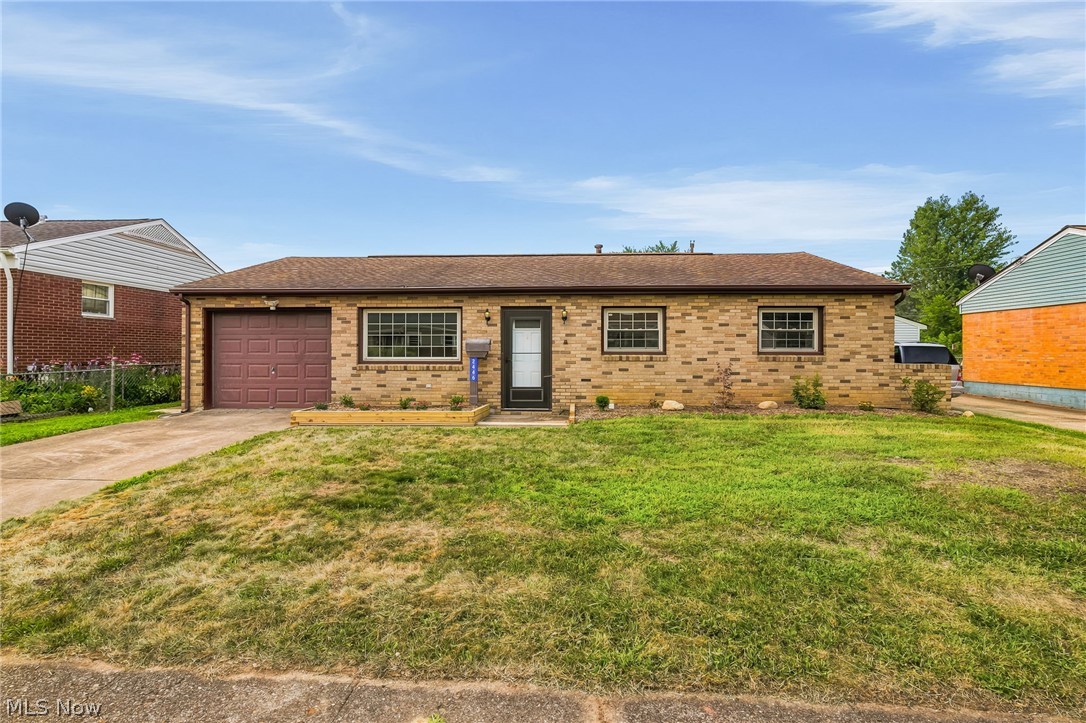 2446 Regentview Street NE Canton OH 44705