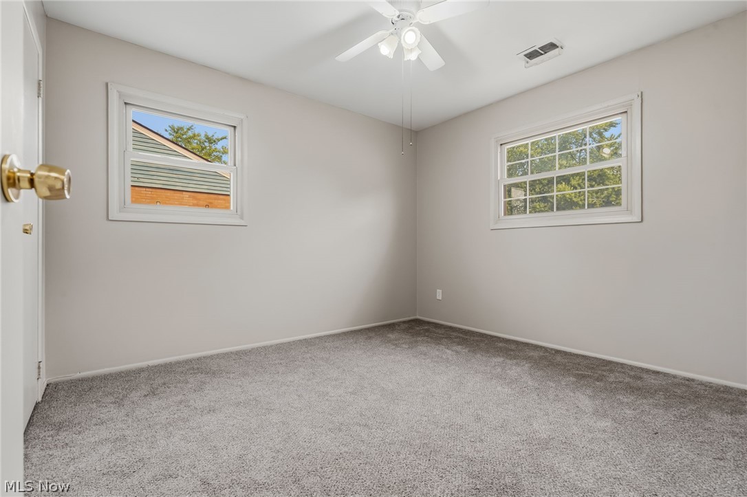 2446 Regentview Street NE Canton OH 44705