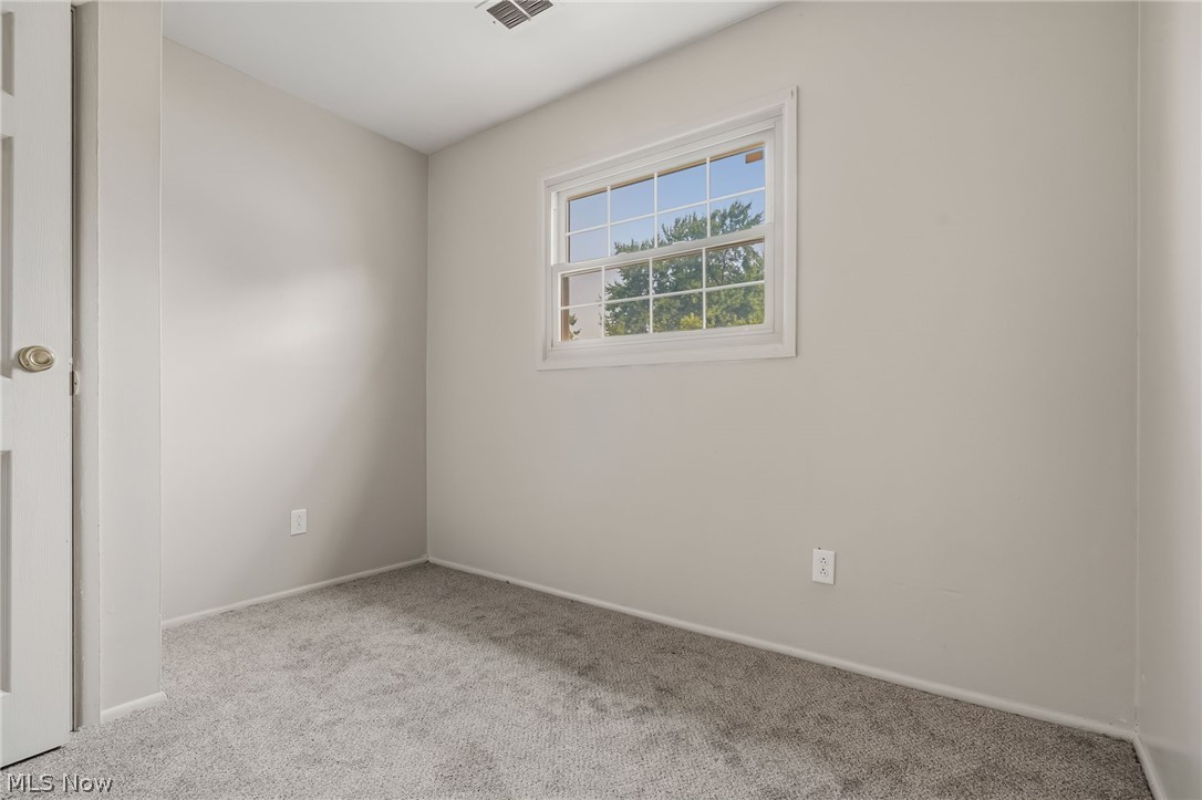 2446 Regentview Street NE Canton OH 44705