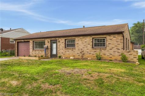 2446 Regentview Street NE Canton OH 44705