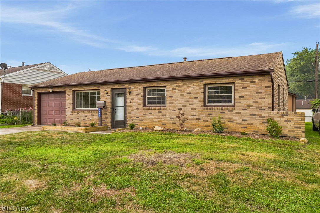 2446 Regentview Street NE Canton OH 44705