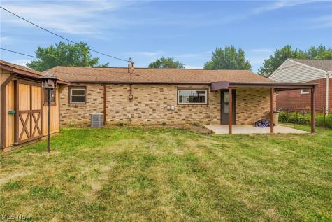 2446 Regentview Street NE Canton OH 44705