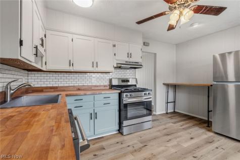 2446 Regentview Street NE Canton OH 44705