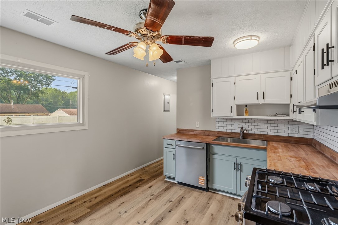 2446 Regentview Street NE Canton OH 44705