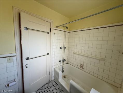 131 E 200th Street Euclid OH 44119