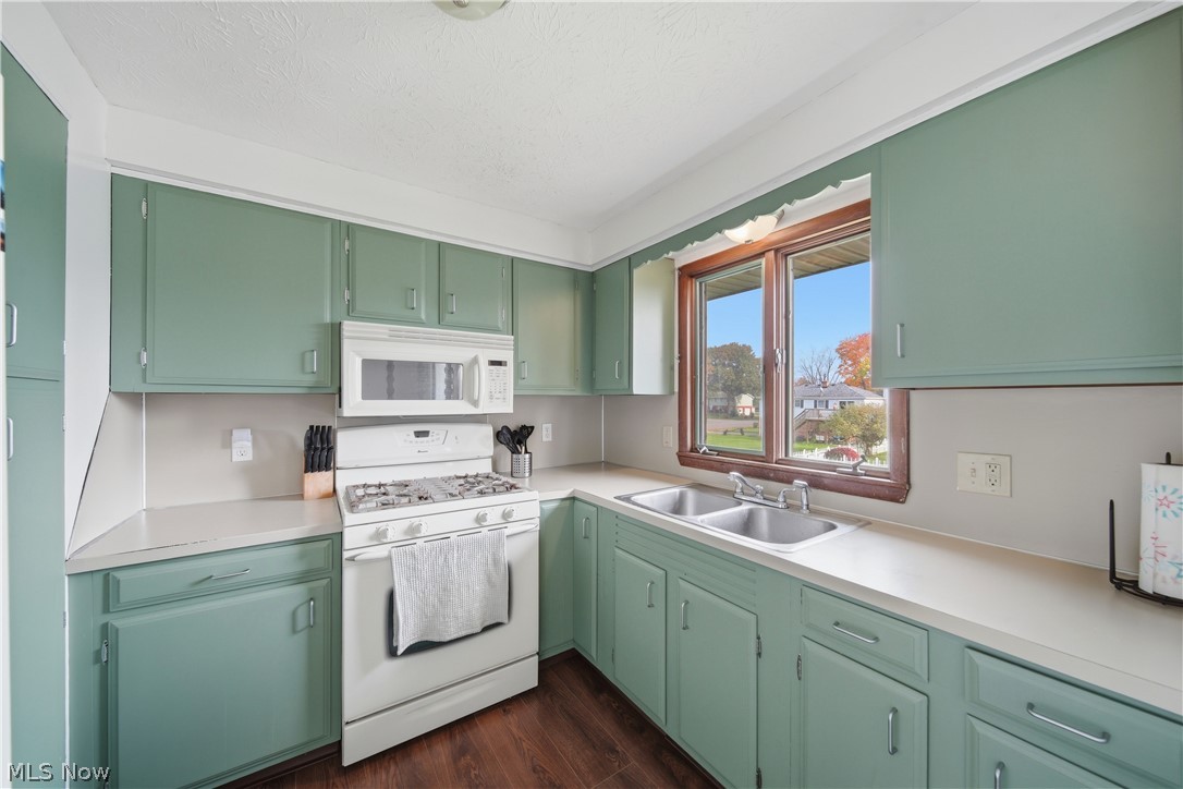 3057 List Street NW Massillon OH 44646