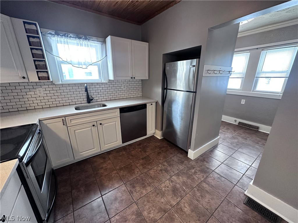 5177 Mahoning Avenue NW Warren OH 44483
