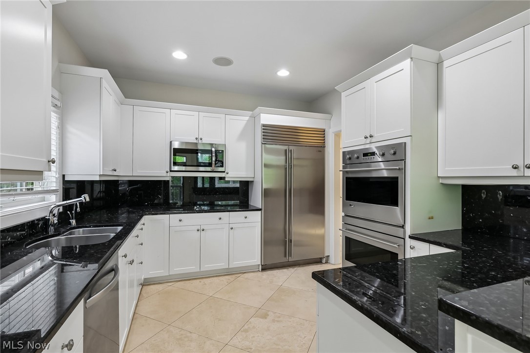5230 River Creek Road Lyndhurst OH 44124