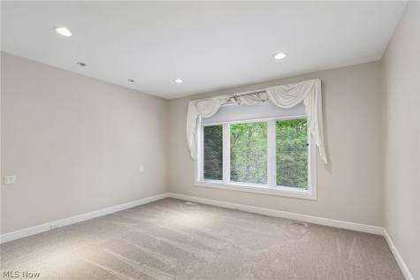 5230 River Creek Road Lyndhurst OH 44124