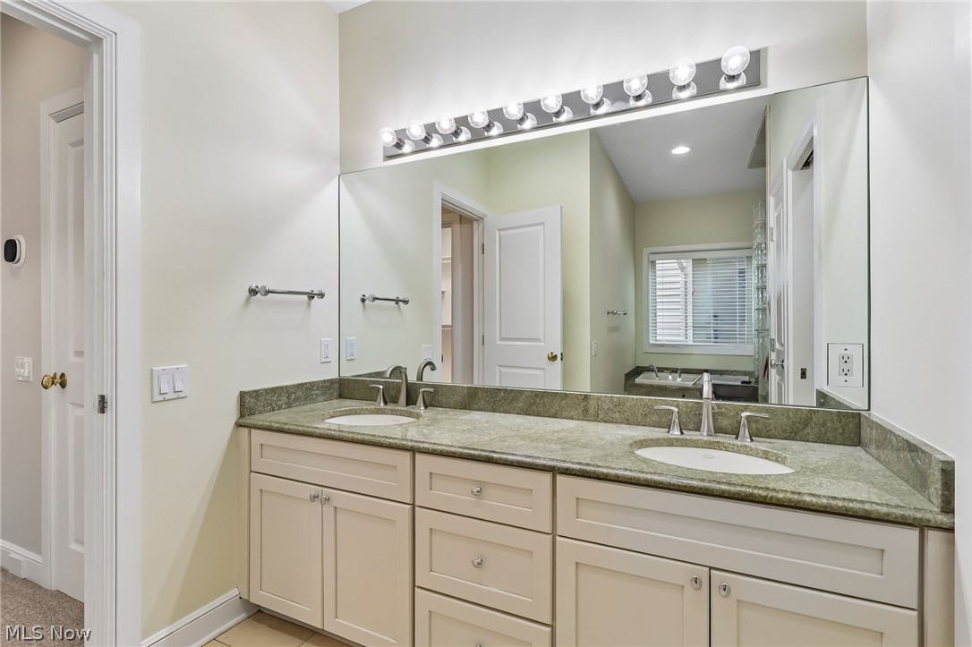 5230 River Creek Road Lyndhurst OH 44124