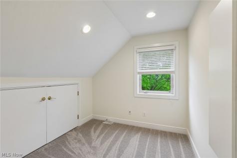 5230 River Creek Road Lyndhurst OH 44124