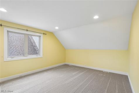 5230 River Creek Road Lyndhurst OH 44124