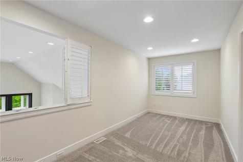 5230 River Creek Road Lyndhurst OH 44124