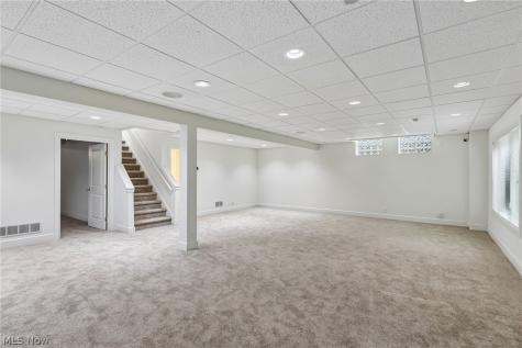 5230 River Creek Road Lyndhurst OH 44124