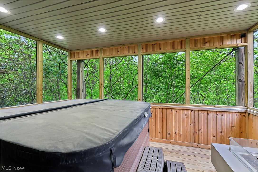 5230 River Creek Road Lyndhurst OH 44124
