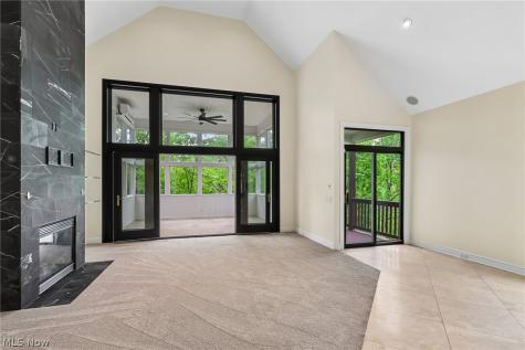 5230 River Creek Road Lyndhurst OH 44124