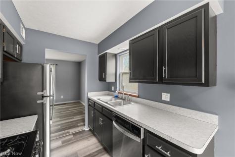 3883 Brookside Boulevard Cleveland OH 44111