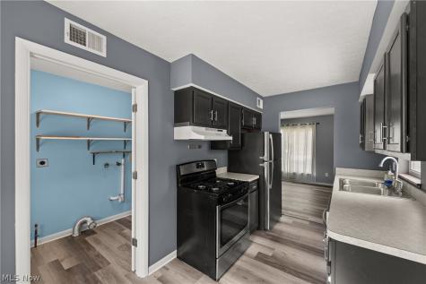 3883 Brookside Boulevard Cleveland OH 44111