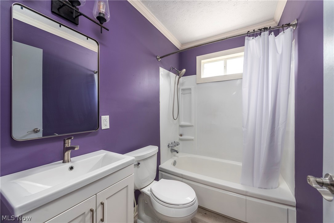 3883 Brookside Boulevard Cleveland OH 44111