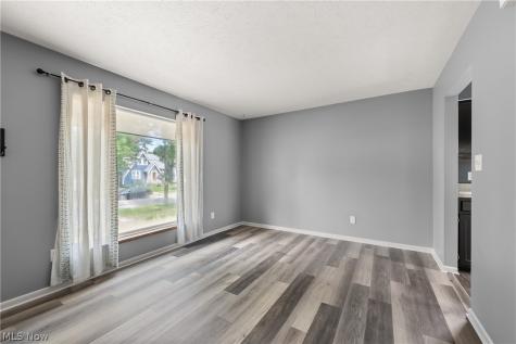3883 Brookside Boulevard Cleveland OH 44111