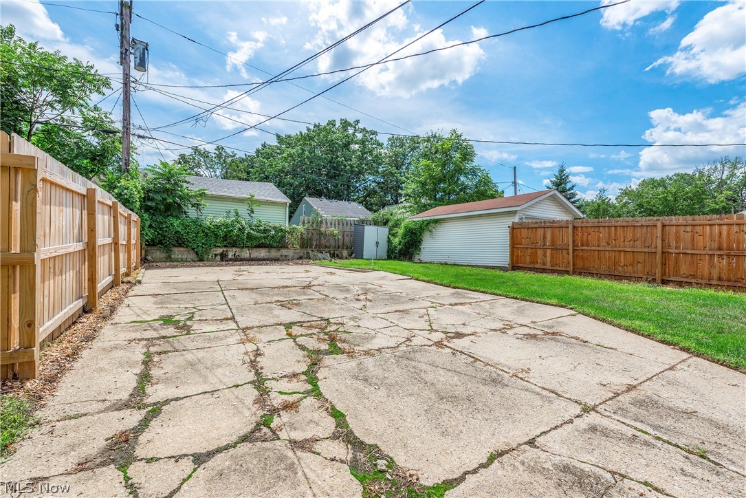3883 Brookside Boulevard Cleveland OH 44111
