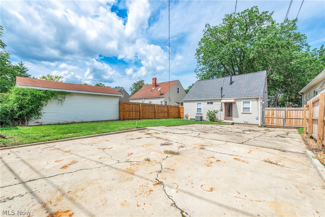3883 Brookside Boulevard Cleveland OH 44111