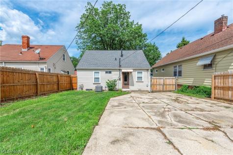 3883 Brookside Boulevard Cleveland OH 44111