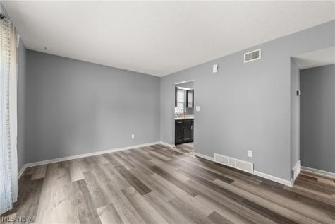 3883 Brookside Boulevard Cleveland OH 44111