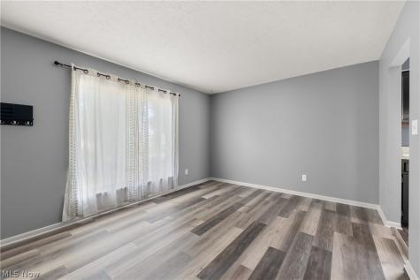 3883 Brookside Boulevard Cleveland OH 44111