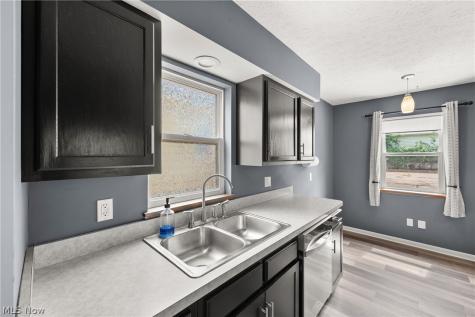 3883 Brookside Boulevard Cleveland OH 44111