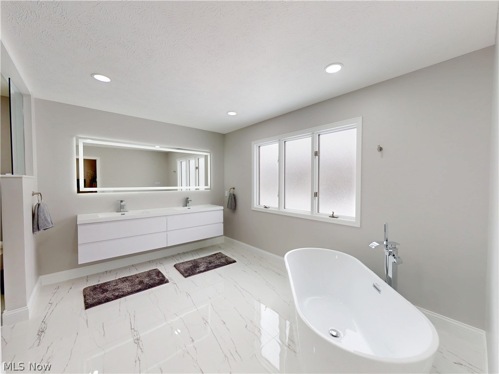 608 Dewitt Drive Highland Heights OH 44143