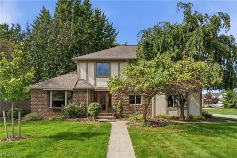 3374 Kings Mill Run Rocky River OH 44116