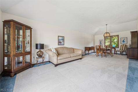 3374 Kings Mill Run Rocky River OH 44116