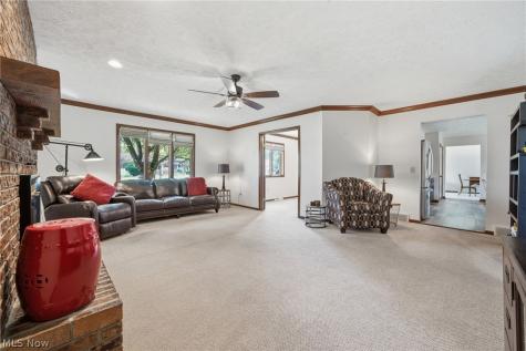3374 Kings Mill Run Rocky River OH 44116