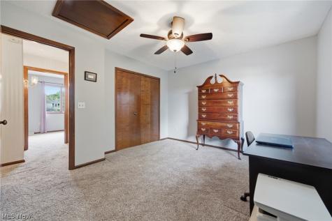 3374 Kings Mill Run Rocky River OH 44116