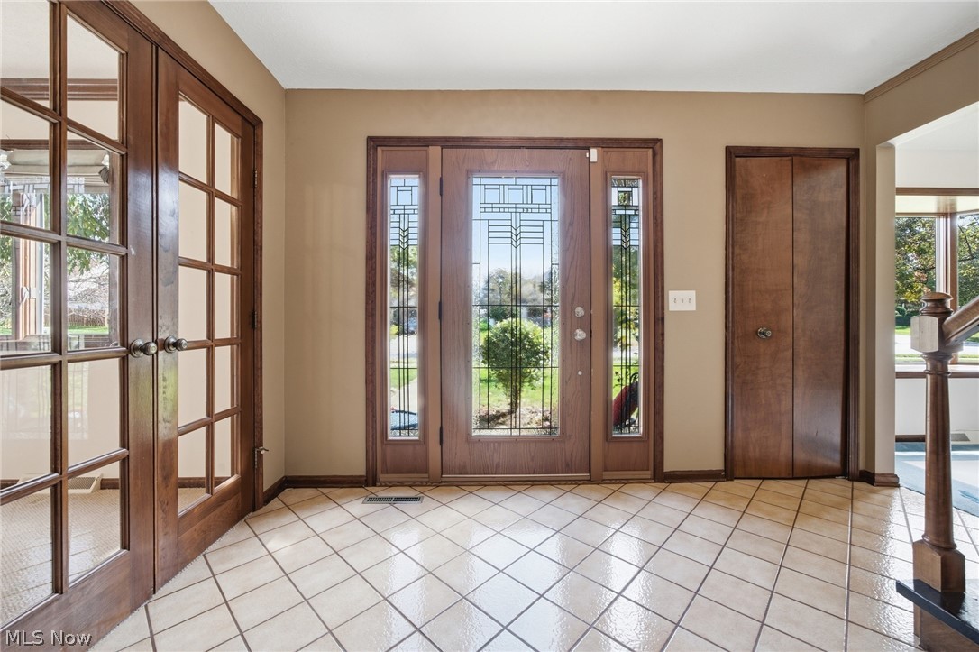 3374 Kings Mill Run Rocky River OH 44116