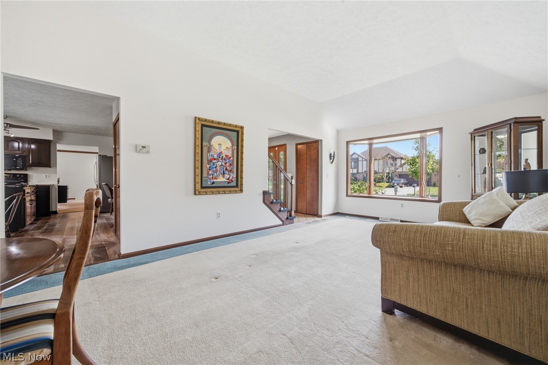 3374 Kings Mill Run Rocky River OH 44116