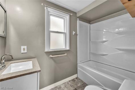 180 E 264th Street Euclid OH 44132
