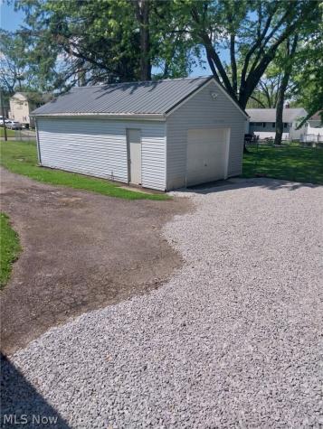 3009 Willowrow Avenue NE Canton OH 44705