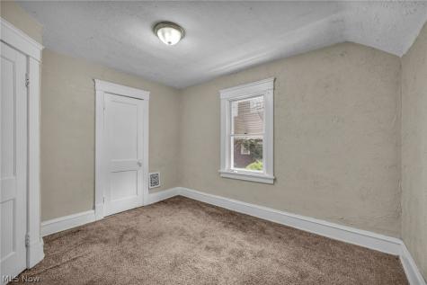 11714 Oakview Avenue Cleveland OH 44108