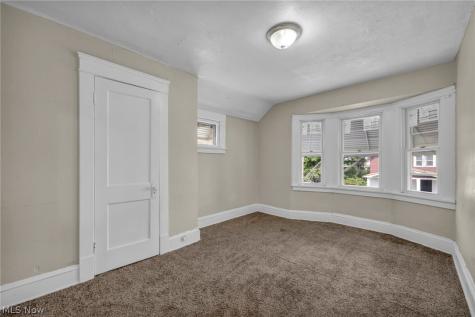 11714 Oakview Avenue Cleveland OH 44108