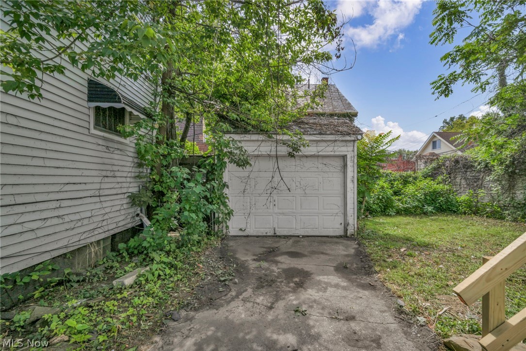 11714 Oakview Avenue Cleveland OH 44108