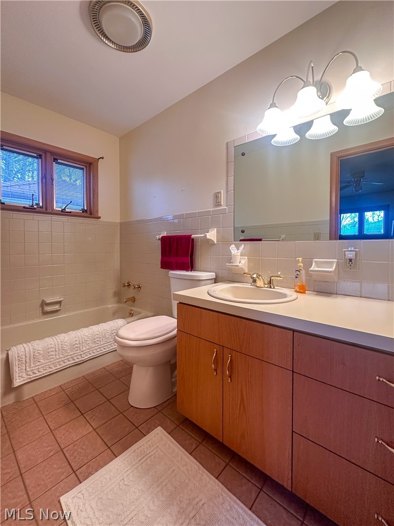 1011 Park Circle Girard OH 44420