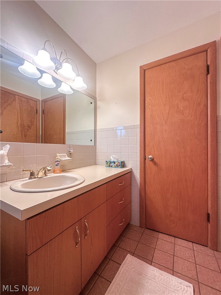 1011 Park Circle Girard OH 44420
