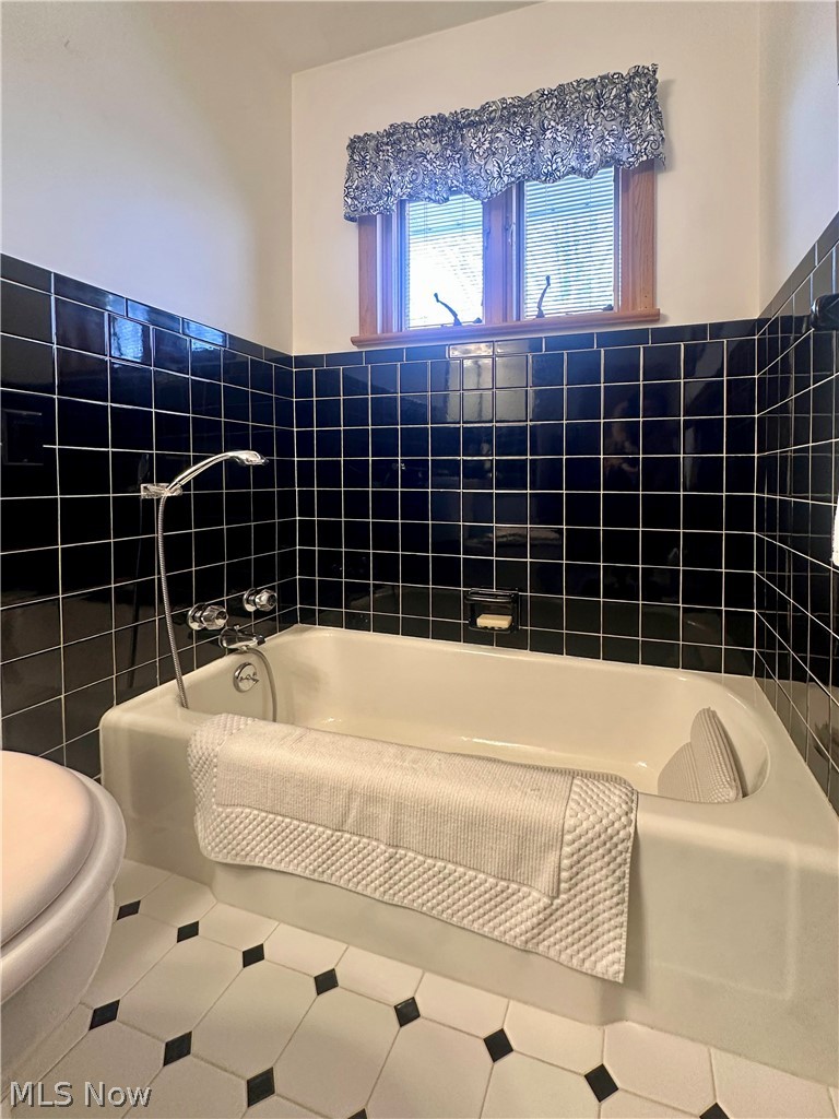 1011 Park Circle Girard OH 44420