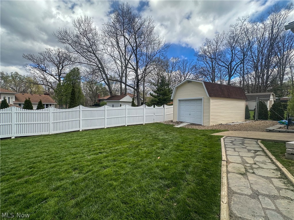 1011 Park Circle Girard OH 44420
